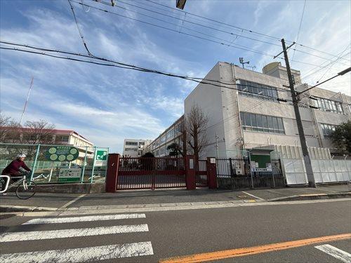 高石市立高南中学校まで830ｍ