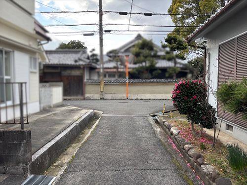 南東側前面道路(2026年3月撮影)