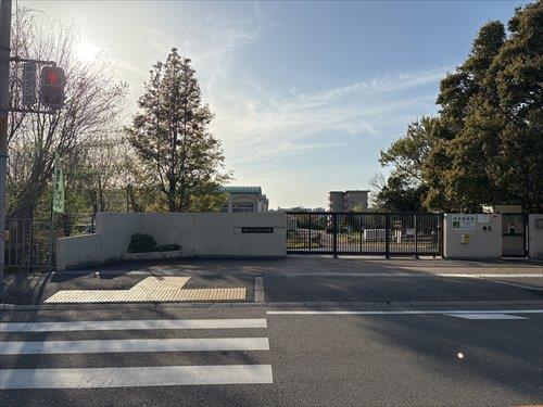 堺市立はるみ小学校（約1040m）