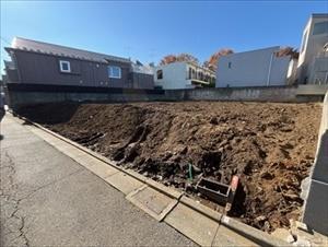 現地：手前側(2025年11月撮影)