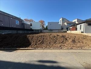 現地：右側(2025年11月撮影)