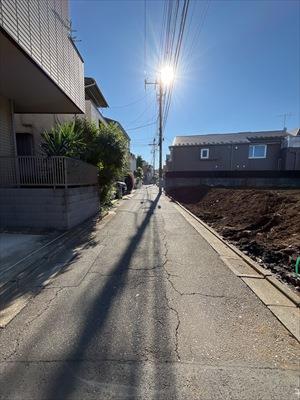 前面道路(2025年11月撮影)