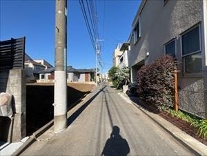 前面道路(2025年11月撮影)