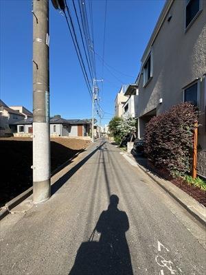 前面道路(2025年11月撮影)