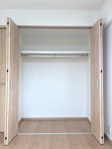 洋室約6帖クローゼット(南西側)