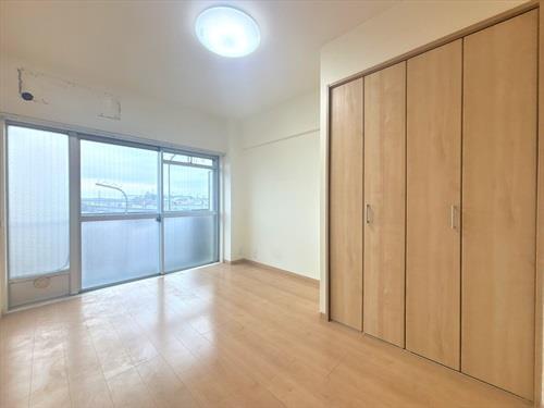 洋室約6帖(北西側)