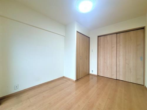 洋室約6帖(北西側)