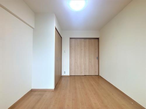 洋室約6帖(北西側)