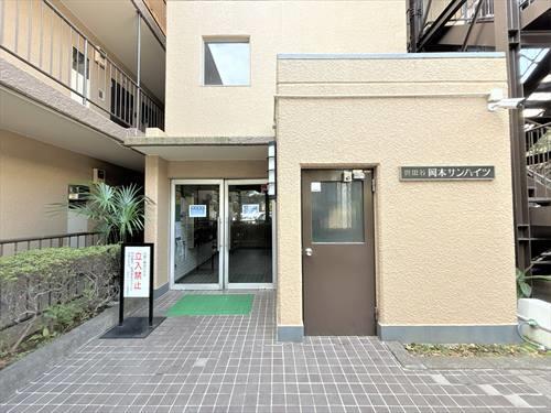 エントランス前