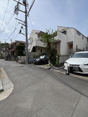 前面道路(2026年4月撮影)