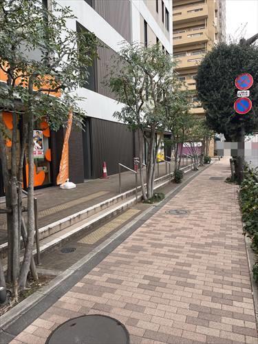 建物外観　北西側道路部分