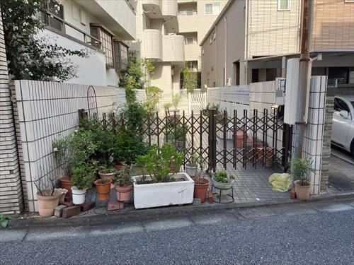 現地（路地状部分、左奥）