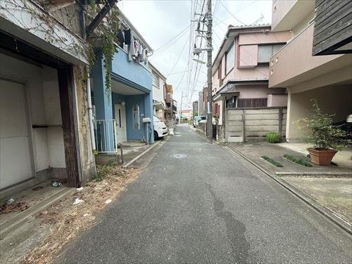 前面道路(2026年10月撮影)