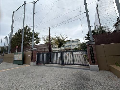 世田谷区立若林小学校860m