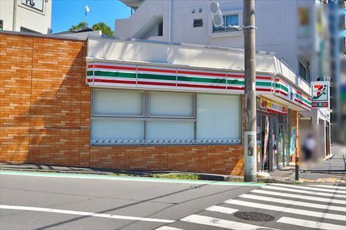 セブンイレブン横浜東白楽駅南店460m