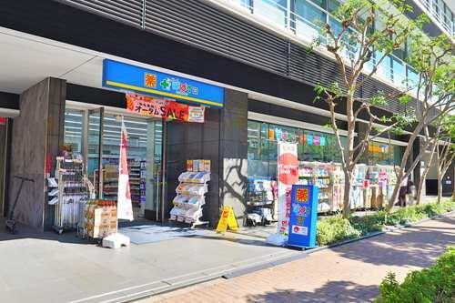 どらっぐぱぱす赤羽橋駅前店まで330ｍ