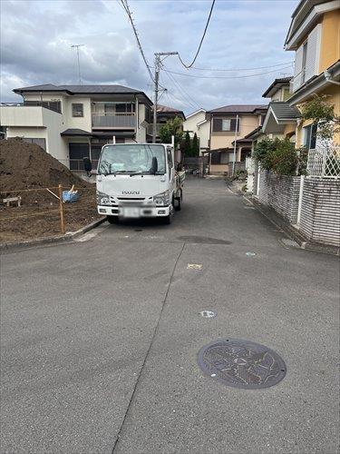 南東側前面道路