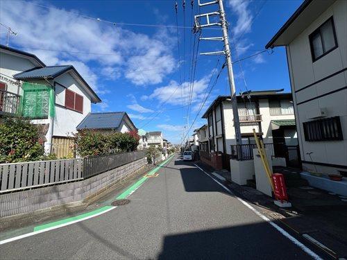 南東側前面道路