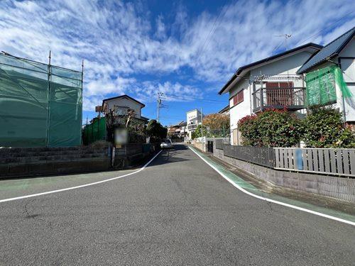 南西側前面道路