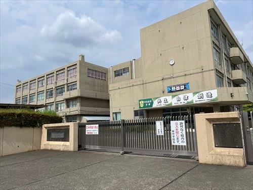 厚木市立林中学校まで710ｍ