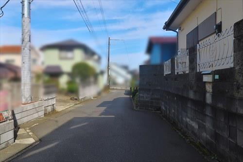 前面道路（2025年10月撮影）