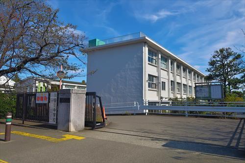 座間市立座間中学校まで840ｍ