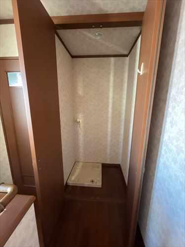 2階収納(洗濯機置場)