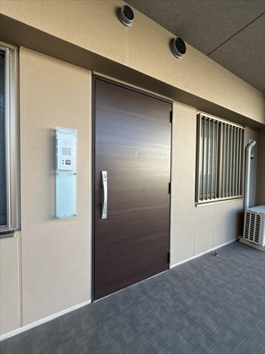 玄関前・インターホン