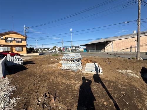 現地（右手前2号棟2025年11月撮影）