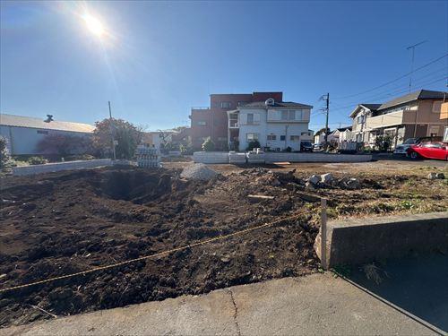 現地（左手前2号棟2025年11月撮影）