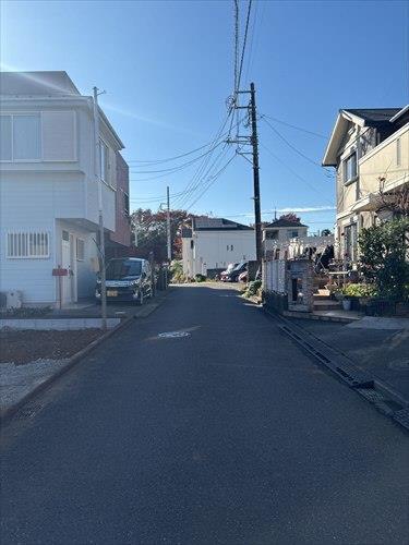 前面道路（2025年11月撮影）