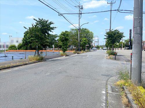 北東側前面道路 北東側前面道路