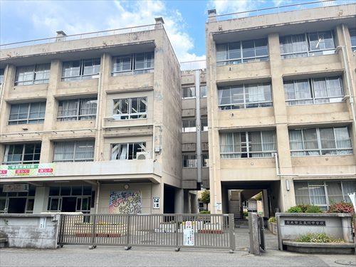 厚木市立玉川中学校まで1790m