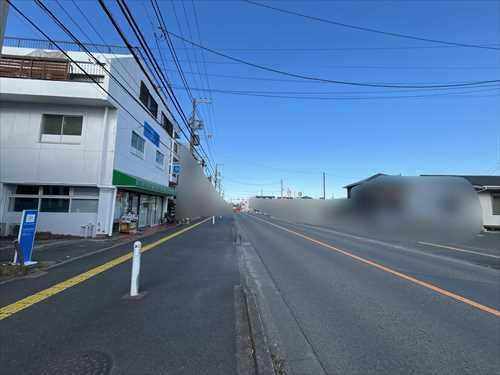 前面道路(2025年12月撮影)