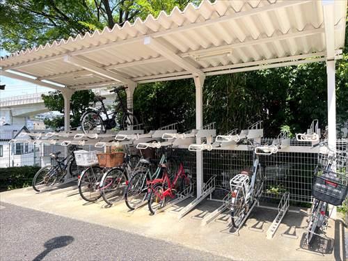 自転車駐輪場