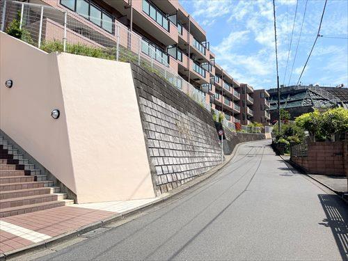 現地含む前面道路