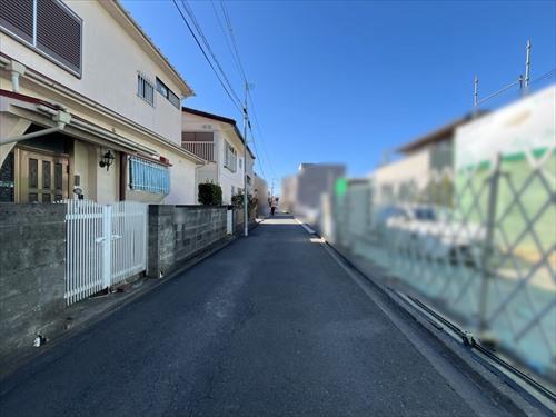 南東側前面道路 南東側前面道路