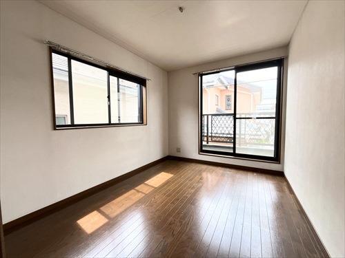 南側洋室（約6帖）