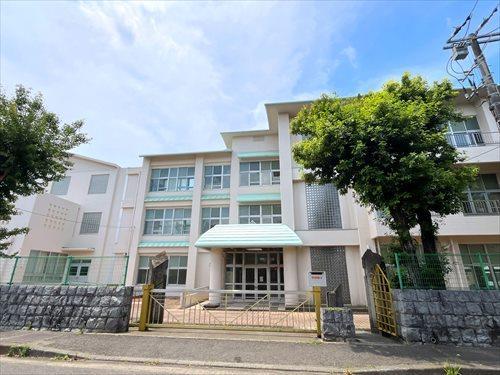 綾瀬市立綾瀬中学校まで1040m