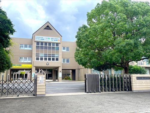 厚木市立睦合東中学校まで430m