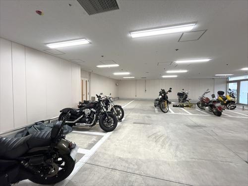 バイク駐輪場