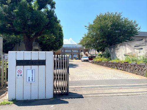 厚木市立藤塚中学校まで1370m 厚木市立藤塚中学校まで1370m