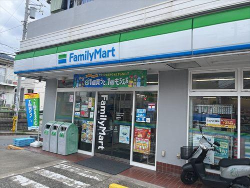 ファミリーマート川崎向ケ丘店