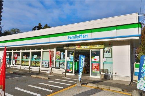 ファミリーマート座間入谷西店まで470m ファミリーマート座間入谷西店まで470m