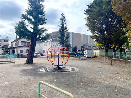 星が丘3丁目三角公園まで400m