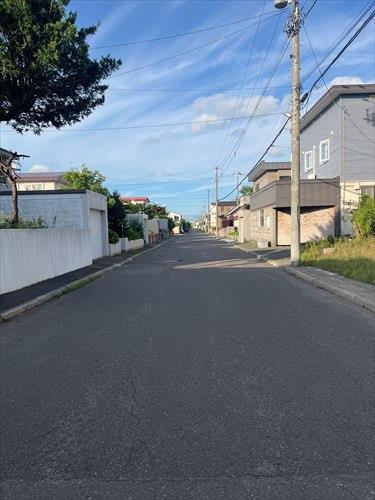 前面道路（2025年8月撮影）