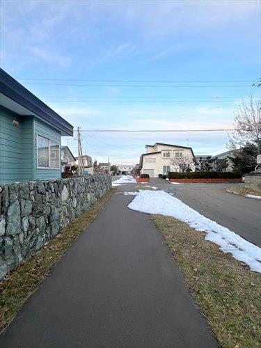 南東側歩行者用道路