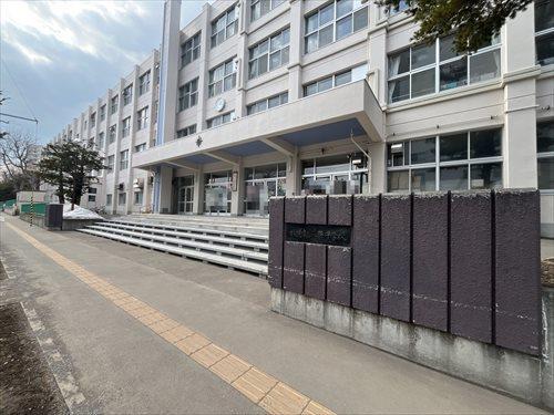 札幌市立八条中学校280ｍ