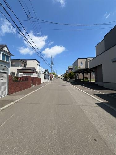 南東側前面道路（2026年5月撮影）
