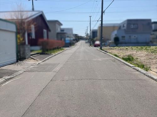東側前面道路